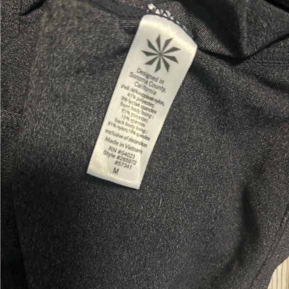 Athleta Medium Square Neck Crisscross back pit to pit 14, length 21 - Picture 3 of 5